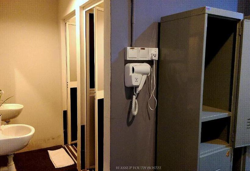 Fotos del hotel Wassup Youth Hostel:  36