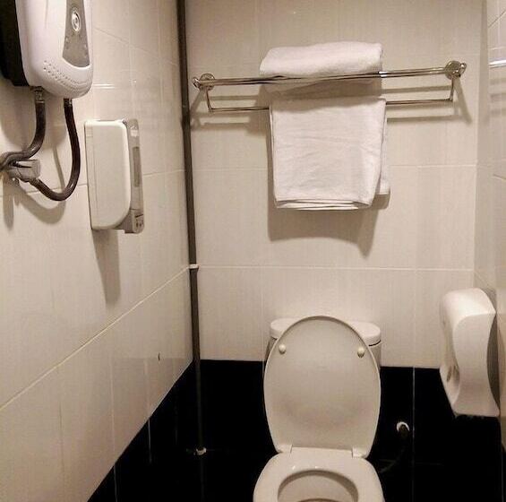 Fotos del hotel Wassup Youth Hostel:  11