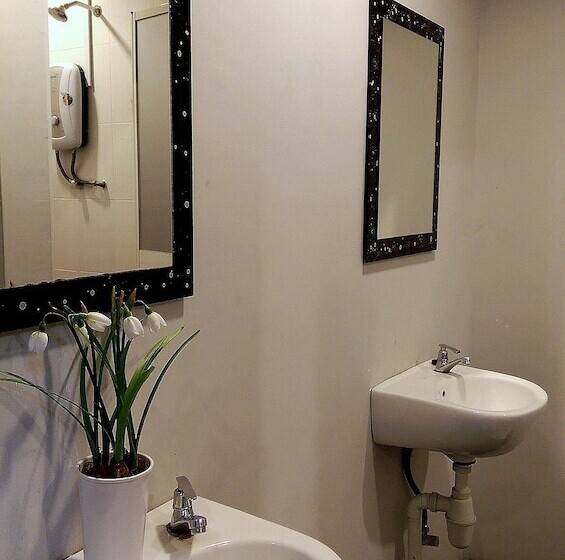 Fotos del hotel Wassup Youth Hostel:  12