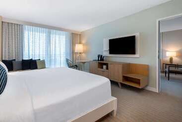 استراحتگاه Wyndham Grand Clearwater Beach