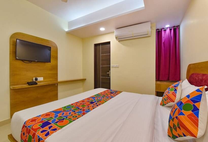 Fabhotel Pink City