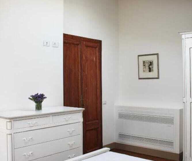 مسافرخانه Villa Trieste M