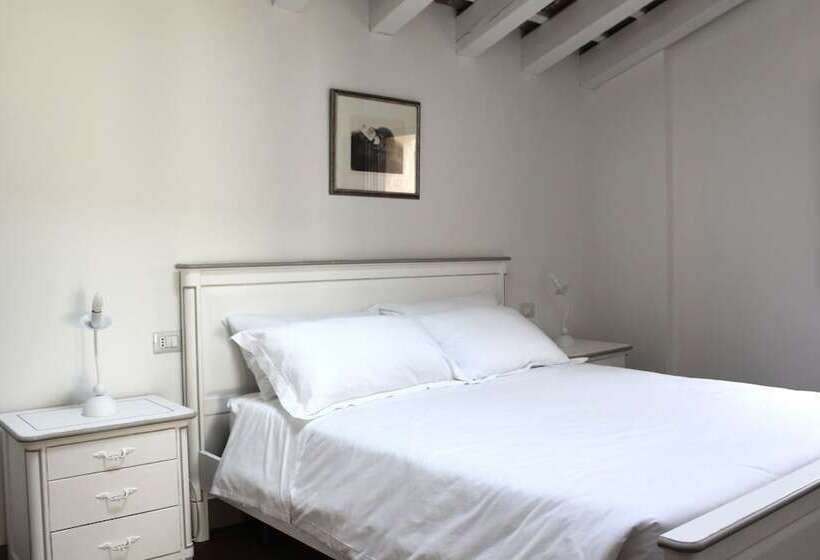 مسافرخانه Villa Trieste M