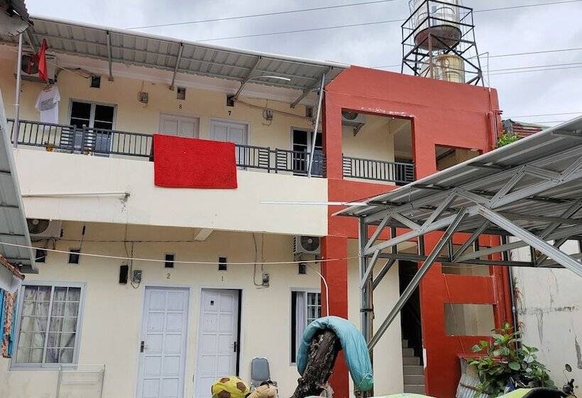 فندق Adhyaksa Syariah Guest House By Oyo Rooms