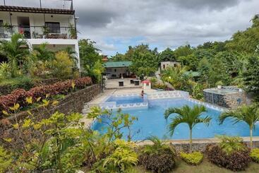 هتل Casa De Robles Tanay Rizal