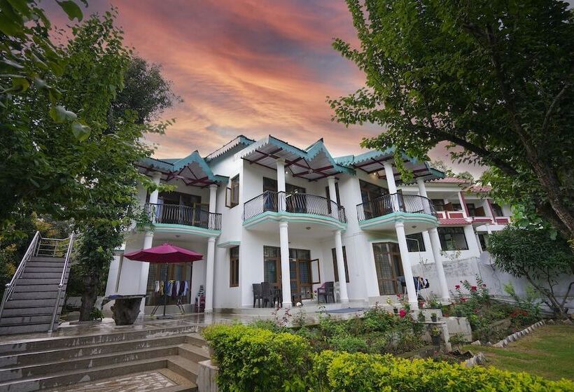 בית מלון כפרי Chirping Hills Resort,bhimtal