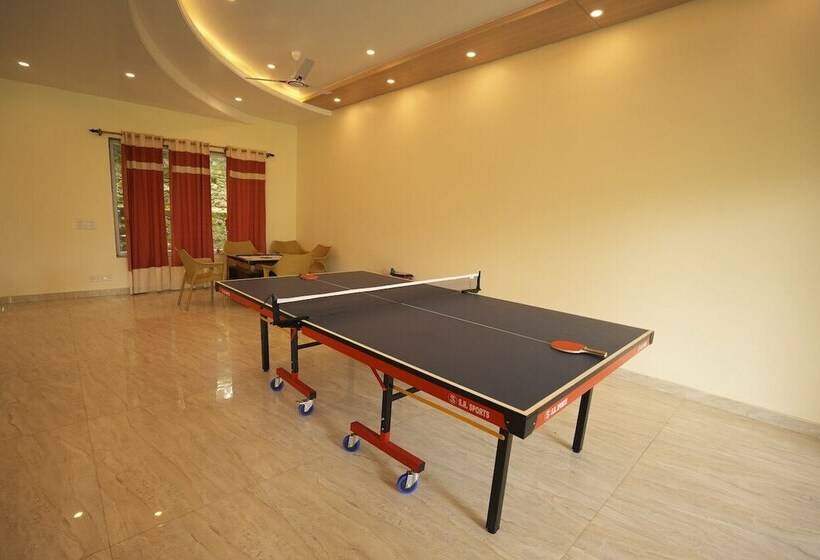 בית מלון כפרי Chirping Hills Resort,bhimtal