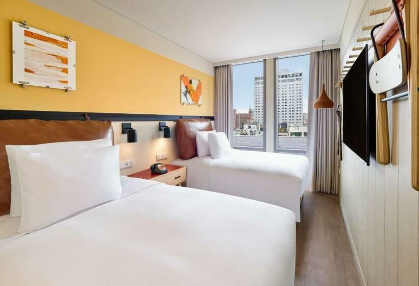 בית מלון כפרי Moxy Seoul, Myeongdong