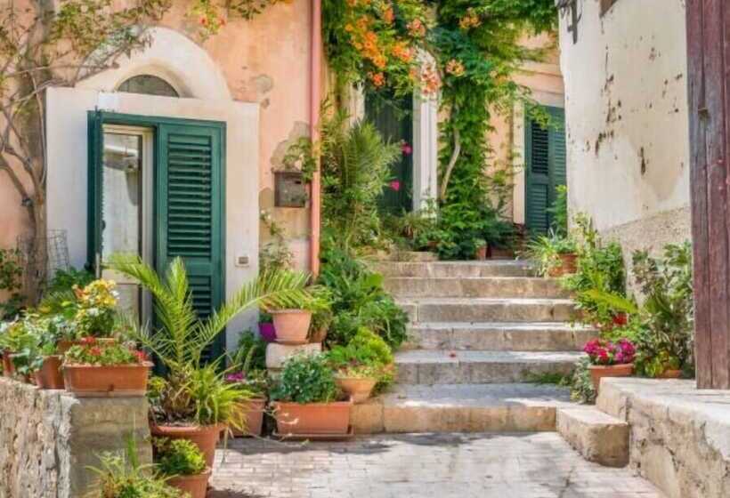 هتل Roccaseta Dimore Siciliane