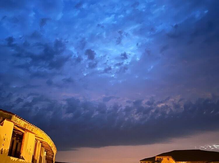 فندق Aamaghati Wildlife Resort