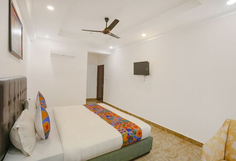 Отель Fabexpress Taj Residency