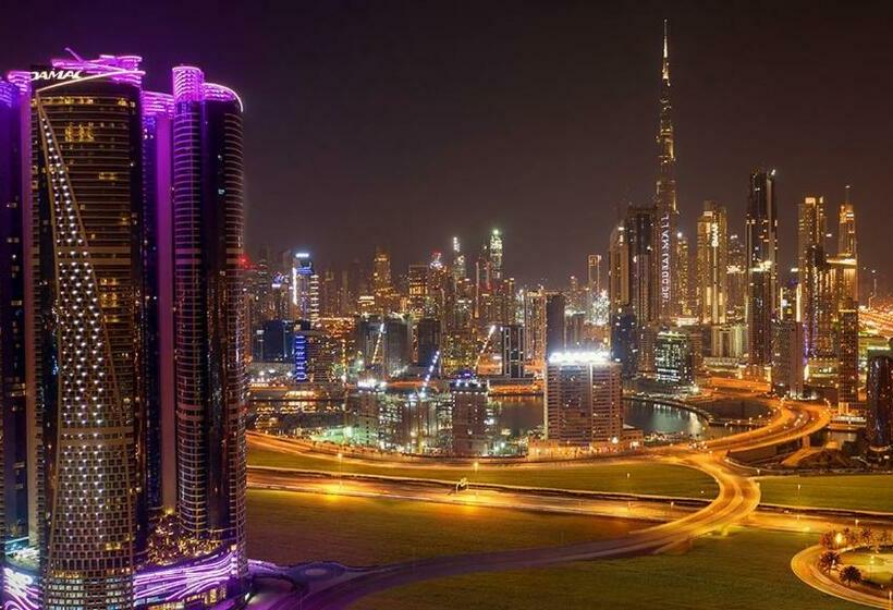 Quill Residence At Paramount Towers 3 Br Creek View