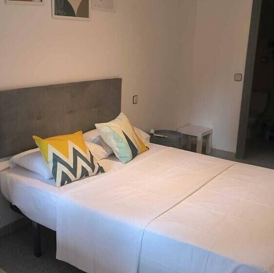Общежитие Hostal San Martin De Montalbán