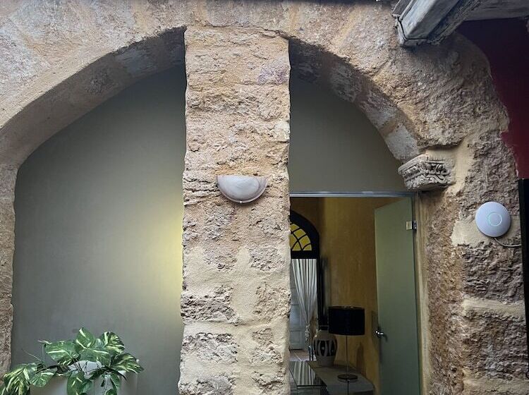 تختخواب و صبحانه Calua Luxury Museum