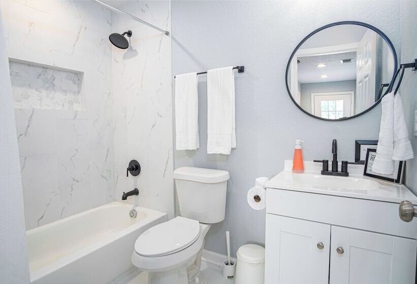 Charming 3br/2ba Gem Close To Downtown/ Riverwalk
