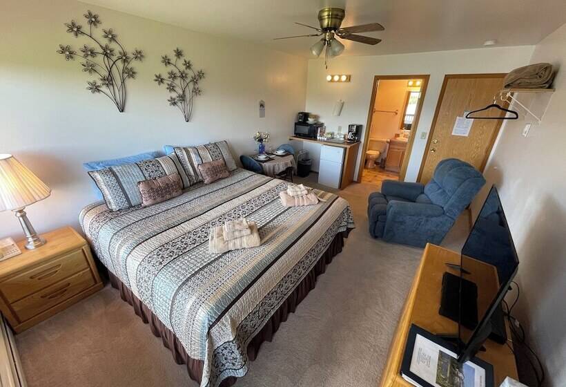 Denali Lakeview Inn