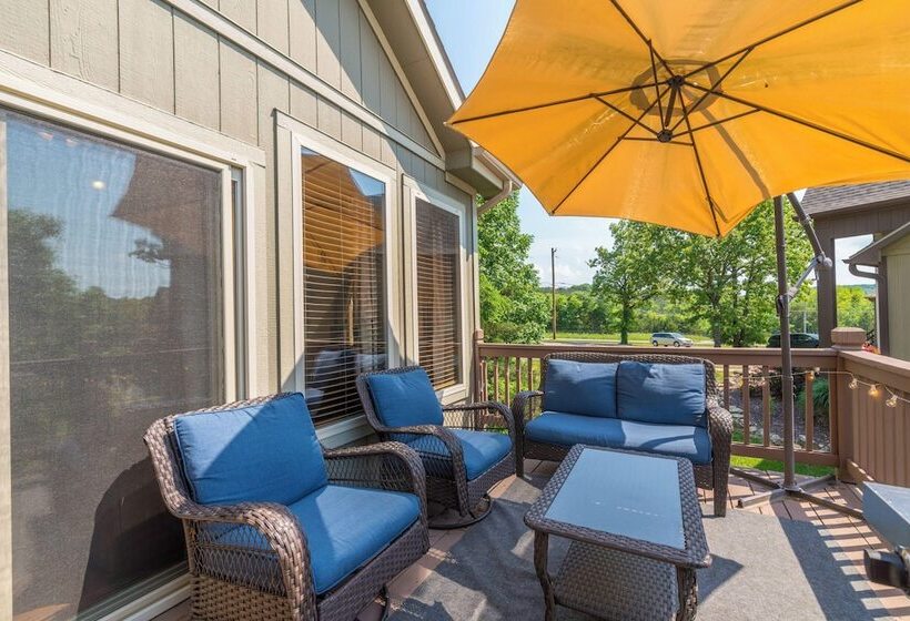 Hickory Hideaway   Communal Pool Access