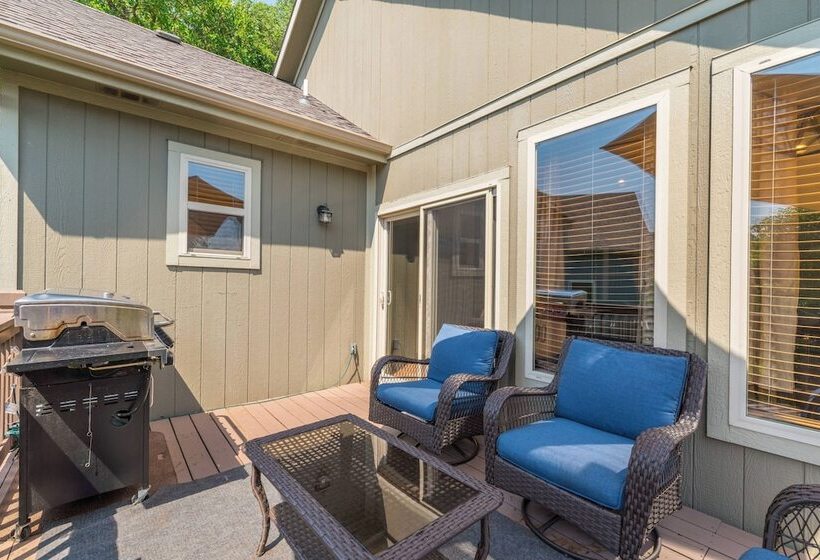 Hickory Hideaway   Communal Pool Access
