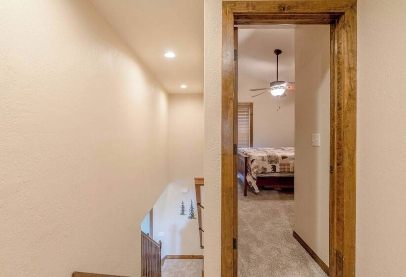 Hickory Hideaway   Communal Pool Access