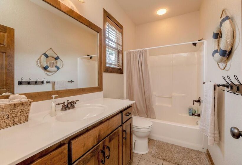 Hickory Hideaway   Communal Pool Access