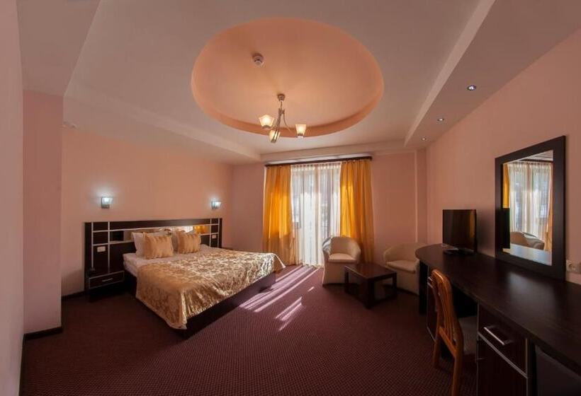 مسافرخانه Alpina Resort By Stellar Hotels, Tsaghkadzor