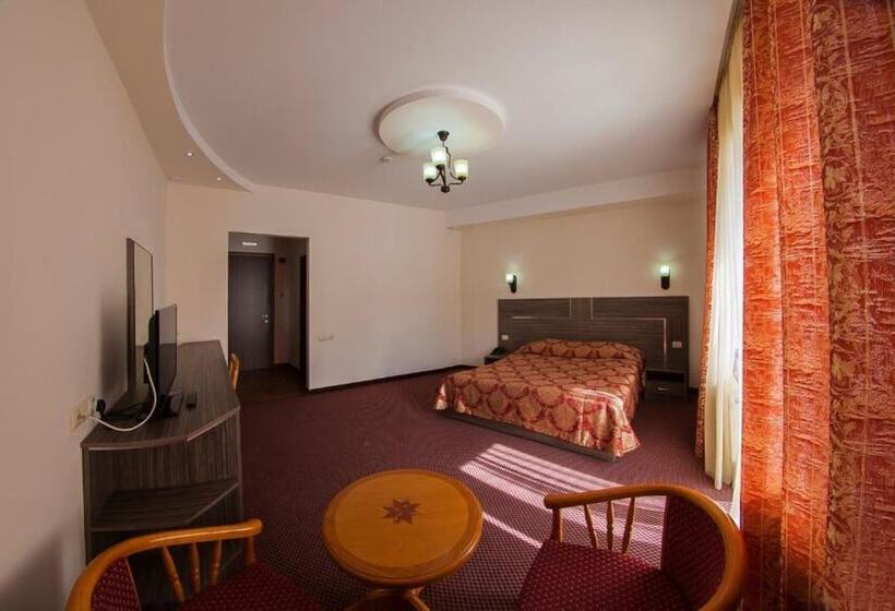 مسافرخانه Alpina Resort By Stellar Hotels, Tsaghkadzor