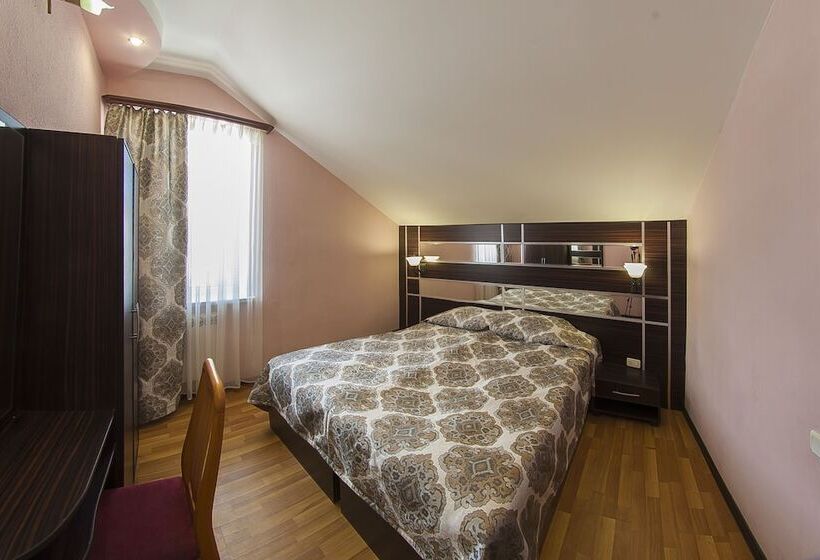 مسافرخانه Alpina Resort By Stellar Hotels, Tsaghkadzor