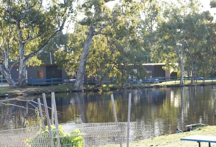 Отель Stawell Grampians Gate C & C Park
