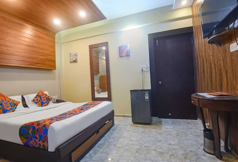 هتل Fabexpress Corinthia Boutique Rooms   Nr Candolim Beach