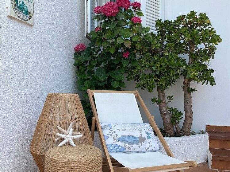 هتل Hostal Blayet