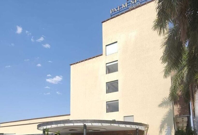 ホテル Kanha's Palm Springs