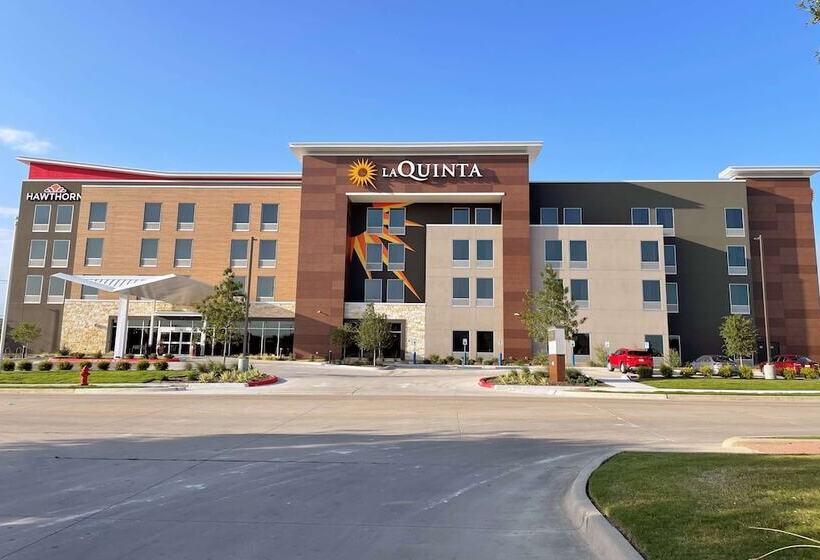 هتل La Quinta Inn & Suites By Wyndham Williston Burlington