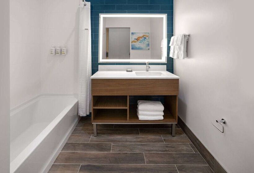 هتل La Quinta Inn & Suites By Wyndham Williston Burlington