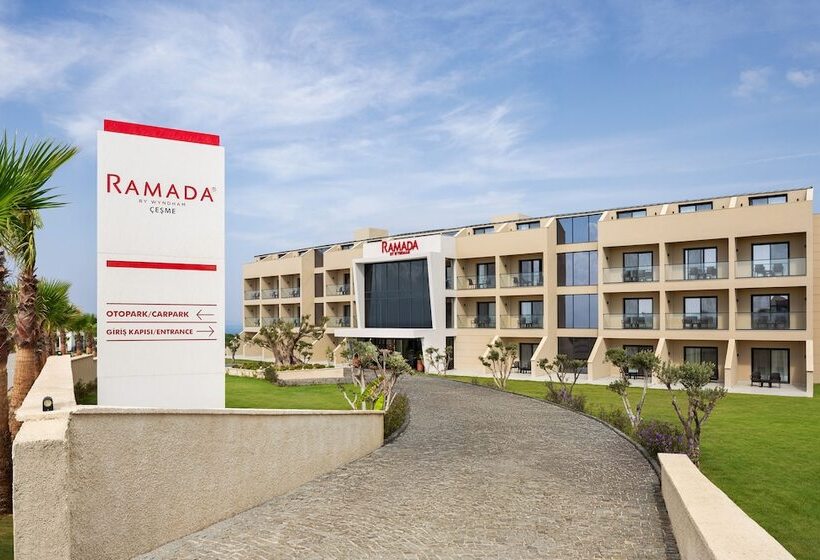 Отель Ramada By Wyndham Cesme
