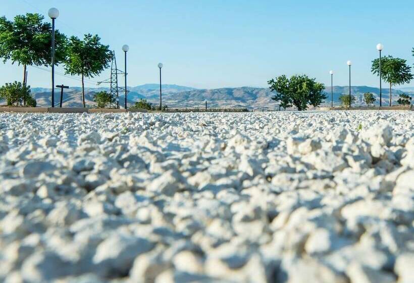 هتل روستایی Valguarnera Caropepe