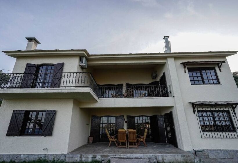 酒店 Sonia Rustic Mansion 5bd 30 Sec Walk To Beach