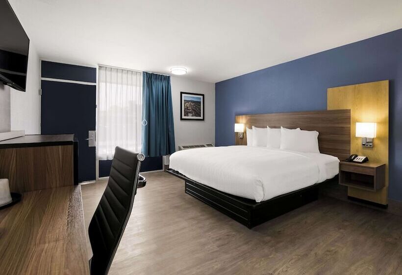 בית מלון כפרי Surestay Plus By Best Western Pigeon Forge