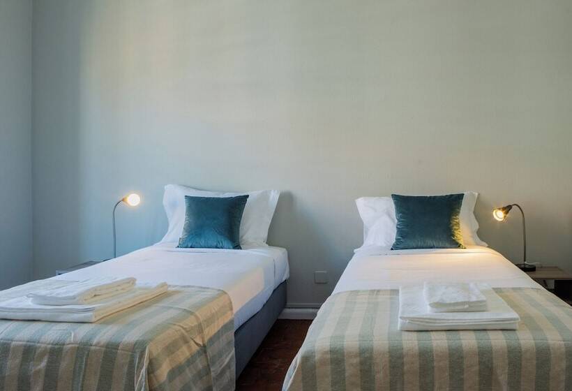 پانسیون Succeed Campo Pequeno Guest House