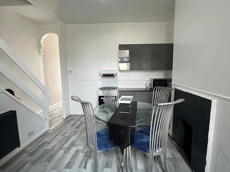 إقامة Beautiful 4 Bed House In Ramsgate