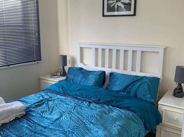 اقامتگاه Charming 2 Bed House In London