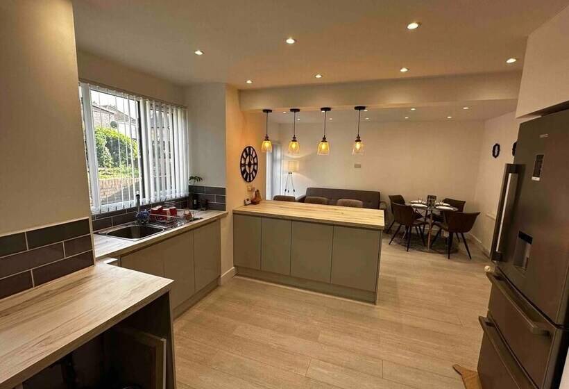 レジデンス Lovely 3 Bed House Near Birmingham Airport & Nec