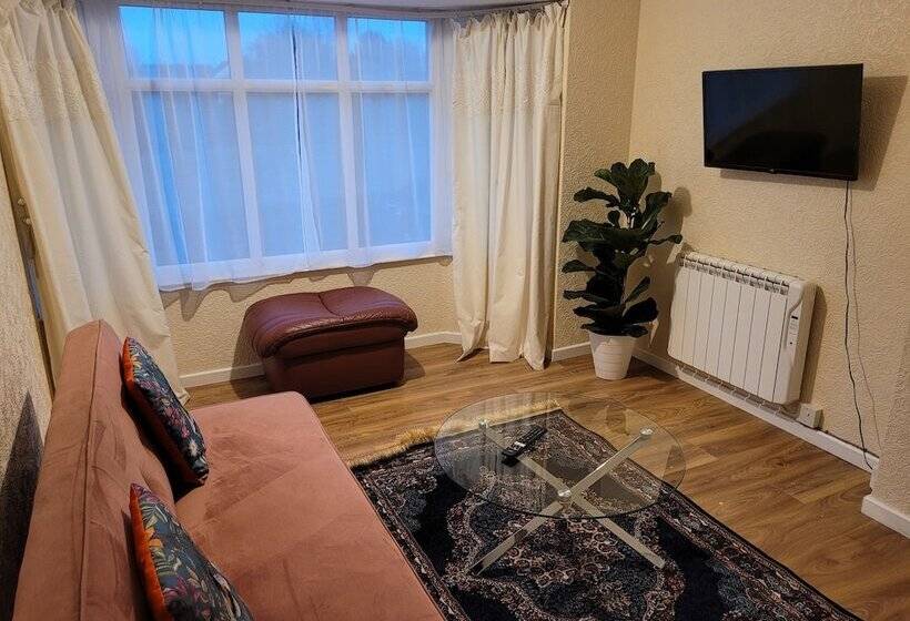 اقامتگاه Rest & Relax Apartment