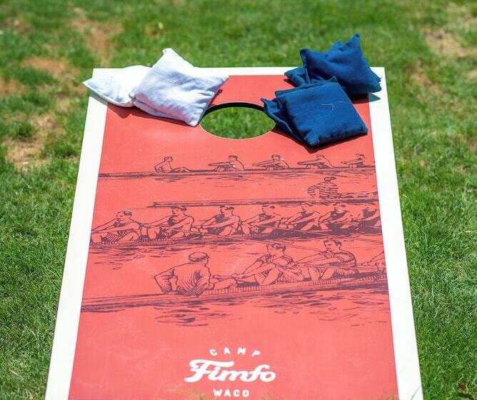 استراحتگاه Camp Fimfo Waco