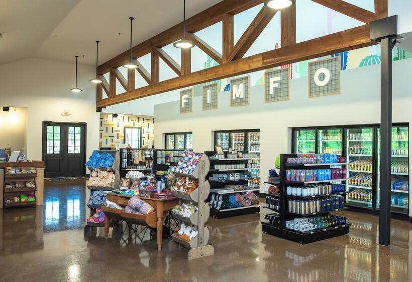 استراحتگاه Camp Fimfo Waco