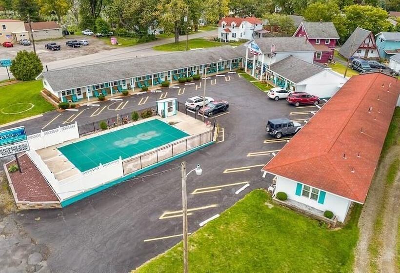 Riviera Motel