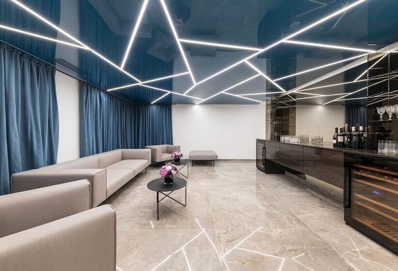 Sea Rocks Residence
