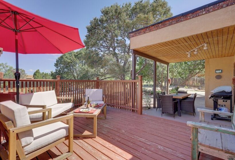 Adventurers  Oasis   3 Mi South Of Dtwn Santa Fe!
