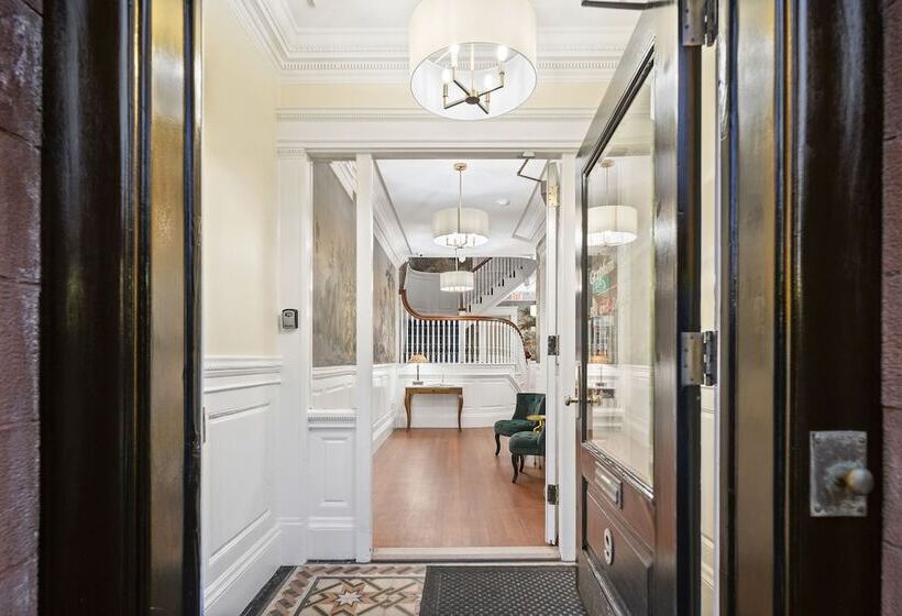 住宿加早餐  Charlesgate Suites