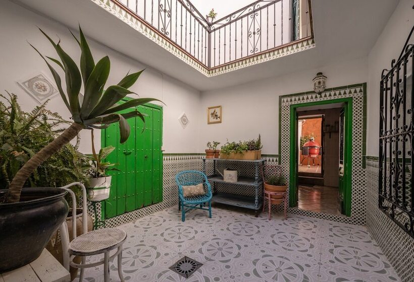 تختخواب و صبحانه Encanto Guesthouse