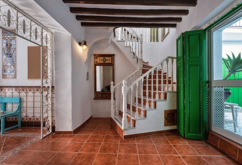 تختخواب و صبحانه Encanto Guesthouse